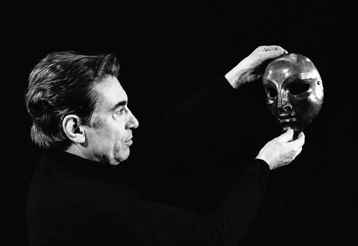 E SE PER FARE TEATRO DOVESSIMO SMETTERE DI RECITARE?